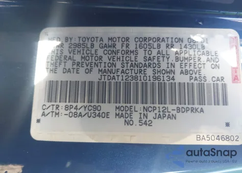 2001 Toyota Echo z USA, uszkodzony, nr VIN JTDAT123810196134